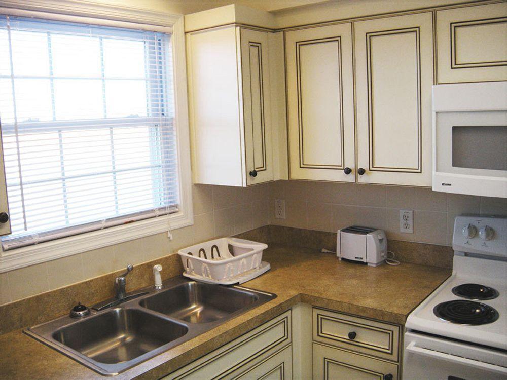 Shore Stay Suites Cape Charles Rum bild